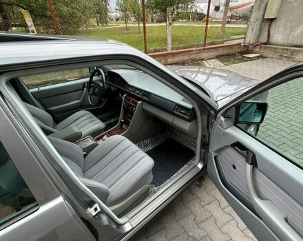 Сірий Мерседес Е-Клас, об'ємом двигуна 3 л та пробігом 185 тис. км за 12500 $, фото 11 на Automoto.ua