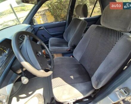 Сірий Мерседес Е-Клас, об'ємом двигуна 2 л та пробігом 270 тис. км за 2800 $, фото 7 на Automoto.ua