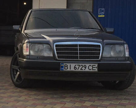 Сірий Мерседес Е-Клас, об'ємом двигуна 3 л та пробігом 407 тис. км за 4000 $, фото 19 на Automoto.ua