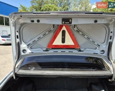 Сірий Мерседес Е-Клас, об'ємом двигуна 2 л та пробігом 270 тис. км за 2800 $, фото 5 на Automoto.ua