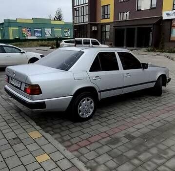 Сірий Мерседес Е-Клас, об'ємом двигуна 2 л та пробігом 400 тис. км за 2450 $, фото 16 на Automoto.ua