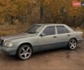 Серый Мерседес Е-Класс, объемом двигателя 2.6 л и пробегом 333 тыс. км за 2350 $, фото 2 на Automoto.ua