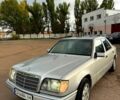 Мерседес Е-Клас 1989 у Черкасах на Automoto.ua Сірий Мерседес Е-Клас, об'ємом двигуна 2.3 л та пробігом 0 тис. км за 2000 $, фото 1 на Automoto.ua