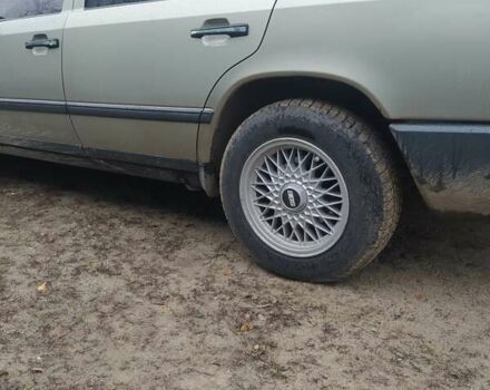 Серый Мерседес Е-Класс, объемом двигателя 2.3 л и пробегом 279 тыс. км за 4000 $, фото 4 на Automoto.ua