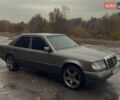 Серый Мерседес Е-Класс, объемом двигателя 2.6 л и пробегом 333 тыс. км за 2350 $, фото 3 на Automoto.ua