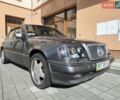 Серый Мерседес Е-Класс, объемом двигателя 2.6 л и пробегом 290 тыс. км за 6500 $, фото 1 на Automoto.ua