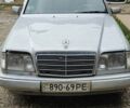 Мерседес Е-Клас 1989 у Хусте на Automoto.ua Сірий Мерседес Е-Клас, об'ємом двигуна 2 л та пробігом 252 тис. км за 1000 $, фото 1 на Automoto.ua