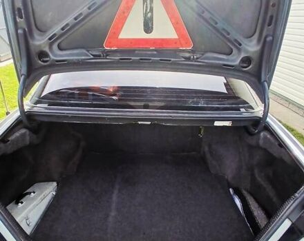 Мерседес Е-Класс 1989 в Вижнице на Automoto.ua Серый Мерседес Е-Класс, объемом двигателя 2 л и пробегом 360 тыс. км за 3200 $, фото 7 на Automoto.ua