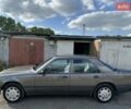 Серый Мерседес Е-Класс, объемом двигателя 2.5 л и пробегом 422 тыс. км за 1600 $, фото 1 на Automoto.ua