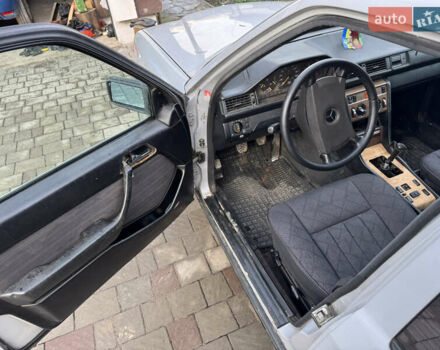 Серый Мерседес Е-Класс, объемом двигателя 2 л и пробегом 417 тыс. км за 1700 $, фото 9 на Automoto.ua