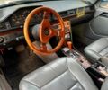 Мерседес Е-Клас 1989 у Черкасах на Automoto.ua Сірий Мерседес Е-Клас, об'ємом двигуна 2.3 л та пробігом 0 тис. км за 2000 $, фото 5 на Automoto.ua