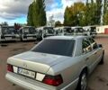 Мерседес Е-Клас 1989 у Черкасах на Automoto.ua Сірий Мерседес Е-Клас, об'ємом двигуна 2.3 л та пробігом 0 тис. км за 2000 $, фото 3 на Automoto.ua