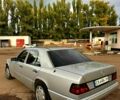 Мерседес Е-Клас 1989 у Черкасах на Automoto.ua Сірий Мерседес Е-Клас, об'ємом двигуна 2.3 л та пробігом 0 тис. км за 2000 $, фото 4 на Automoto.ua