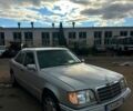 Мерседес Е-Клас 1989 у Черкасах на Automoto.ua Сірий Мерседес Е-Клас, об'ємом двигуна 2.3 л та пробігом 0 тис. км за 2000 $, фото 1 на Automoto.ua