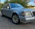 Мерседес Е-Класс 1990 в Жидачов на Automoto.ua Серый Мерседес Е-Класс, объемом двигателя 2 л и пробегом 365 тыс. км за 2300 $, фото 5 на Automoto.ua