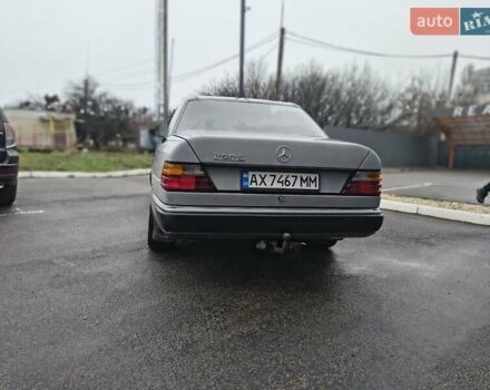 Сірий Мерседес Е-Клас, об'ємом двигуна 1.99 л та пробігом 403 тис. км за 2999 $, фото 3 на Automoto.ua