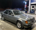 Сірий Мерседес Е-Клас, об'ємом двигуна 2 л та пробігом 300 тис. км за 1600 $, фото 1 на Automoto.ua