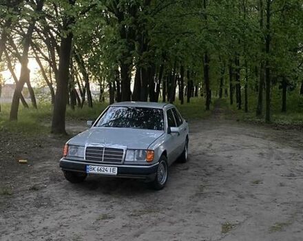Сірий Мерседес Е-Клас, об'ємом двигуна 2.3 л та пробігом 376 тис. км за 1600 $, фото 10 на Automoto.ua
