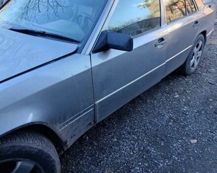 Серый Мерседес Е-Класс, объемом двигателя 3 л и пробегом 400 тыс. км за 1700 $, фото 2 на Automoto.ua