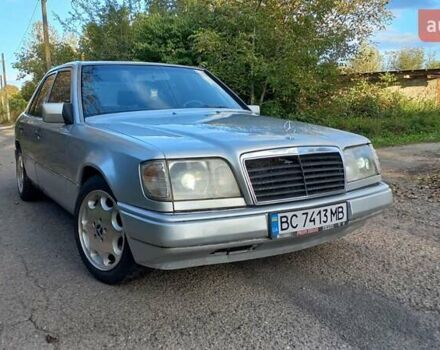Мерседес Е-Класс 1990 в Жидачов на Automoto.ua Серый Мерседес Е-Класс, объемом двигателя 2 л и пробегом 365 тыс. км за 2300 $, фото 10 на Automoto.ua