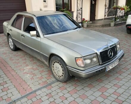 Сірий Мерседес Е-Клас, об'ємом двигуна 2 л та пробігом 300 тис. км за 1650 $, фото 16 на Automoto.ua