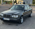 Серый Мерседес Е-Класс, объемом двигателя 2.3 л и пробегом 300 тыс. км за 2150 $, фото 2 на Automoto.ua