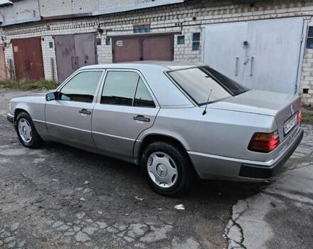 Серый Мерседес Е-Класс, объемом двигателя 2.3 л и пробегом 405 тыс. км за 1950 $, фото 9 на Automoto.ua