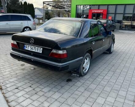Мерседес Е-Класс 1990 в Косове на Automoto.ua Серый Мерседес Е-Класс, объемом двигателя 2.3 л и пробегом 300 тыс. км за 1450 $, фото 5 на Automoto.ua