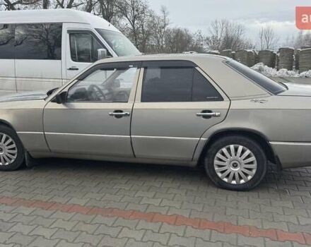 Серый Мерседес Е-Класс, объемом двигателя 2 л и пробегом 430 тыс. км за 1500 $, фото 2 на Automoto.ua