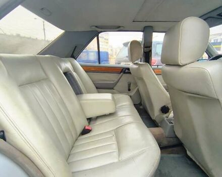 Сірий Мерседес Е-Клас, об'ємом двигуна 1.99 л та пробігом 403 тис. км за 2999 $, фото 9 на Automoto.ua