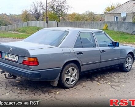 Мерседес Е-Класс 1990 в Первомайском на Automoto.ua Серый Мерседес Е-Класс, объемом двигателя 2.3 л и пробегом 0 тыс. км за 1950 $, фото 5 на Automoto.ua