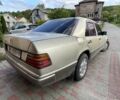 Сірий Мерседес Е-Клас, об'ємом двигуна 2 л та пробігом 300 тис. км за 1650 $, фото 14 на Automoto.ua