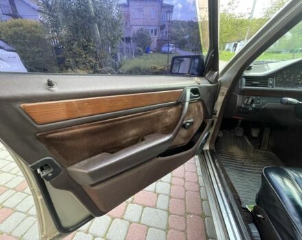 Сірий Мерседес Е-Клас, об'ємом двигуна 2 л та пробігом 300 тис. км за 1650 $, фото 21 на Automoto.ua