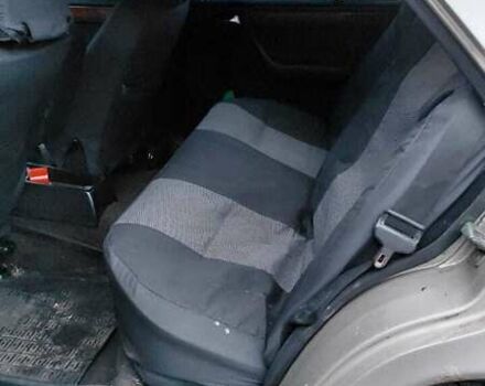 Серый Мерседес Е-Класс, объемом двигателя 2.5 л и пробегом 443 тыс. км за 2000 $, фото 4 на Automoto.ua