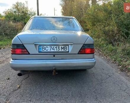 Мерседес Е-Класс 1990 в Жидачов на Automoto.ua Серый Мерседес Е-Класс, объемом двигателя 2 л и пробегом 365 тыс. км за 2300 $, фото 8 на Automoto.ua