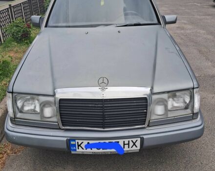 Сірий Мерседес Е-Клас, об'ємом двигуна 2.3 л та пробігом 3 тис. км за 1300 $, фото 1 на Automoto.ua