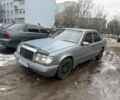Сірий Мерседес Е-Клас, об'ємом двигуна 2 л та пробігом 250 тис. км за 1500 $, фото 1 на Automoto.ua