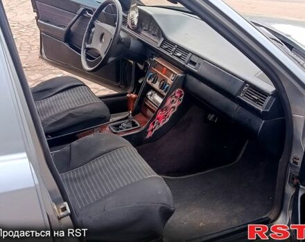 Мерседес Е-Класс 1990 в Первомайском на Automoto.ua Серый Мерседес Е-Класс, объемом двигателя 2.3 л и пробегом 0 тыс. км за 1950 $, фото 8 на Automoto.ua