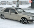 Сірий Мерседес Е-Клас, об'ємом двигуна 2 л та пробігом 300 тис. км за 2500 $, фото 2 на Automoto.ua
