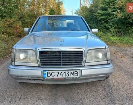 Мерседес Е-Класс 1990 в Жидачов на Automoto.ua Серый Мерседес Е-Класс, объемом двигателя 2 л и пробегом 365 тыс. км за 2300 $, фото 9 на Automoto.ua
