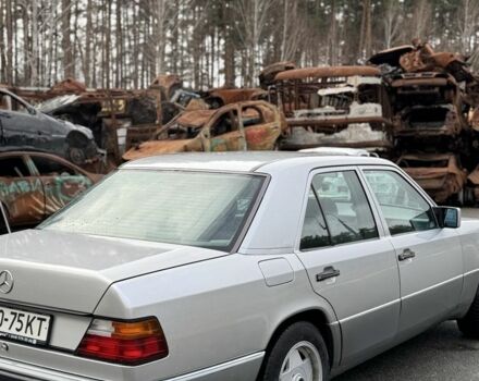 Серый Мерседес Е-Класс, объемом двигателя 2.3 л и пробегом 163 тыс. км за 8000 $, фото 4 на Automoto.ua