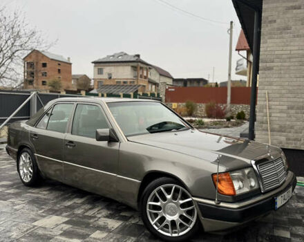 Серый Мерседес Е-Класс, объемом двигателя 2.6 л и пробегом 400 тыс. км за 4400 $, фото 5 на Automoto.ua