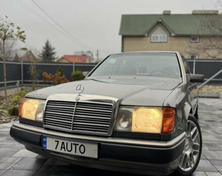 Серый Мерседес Е-Класс, объемом двигателя 2.6 л и пробегом 400 тыс. км за 4400 $, фото 3 на Automoto.ua