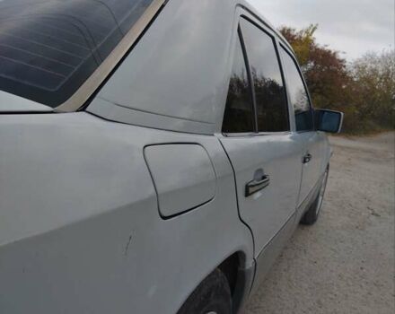 Мерседес Е-Класс 1991 в Каменце-Подольском на Automoto.ua Серый Мерседес Е-Класс, объемом двигателя 2.3 л и пробегом 290 тыс. км за 2750 $, фото 8 на Automoto.ua