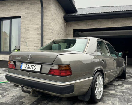 Серый Мерседес Е-Класс, объемом двигателя 2.6 л и пробегом 400 тыс. км за 4800 $, фото 8 на Automoto.ua