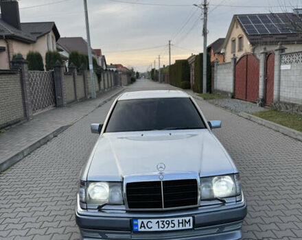 Серый Мерседес Е-Класс, объемом двигателя 2.6 л и пробегом 250 тыс. км за 3450 $, фото 3 на Automoto.ua