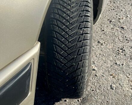 Мерседес Е-Класс 1991 в Рокитном на Automoto.ua Серый Мерседес Е-Класс, объемом двигателя 2.6 л и пробегом 0 тыс. км за 2200 $, фото 2 на Automoto.ua