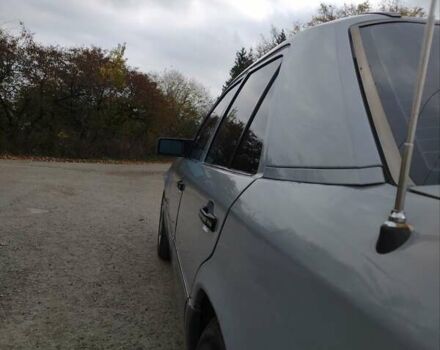 Мерседес Е-Класс 1991 в Каменце-Подольском на Automoto.ua Серый Мерседес Е-Класс, объемом двигателя 2.3 л и пробегом 290 тыс. км за 2750 $, фото 13 на Automoto.ua