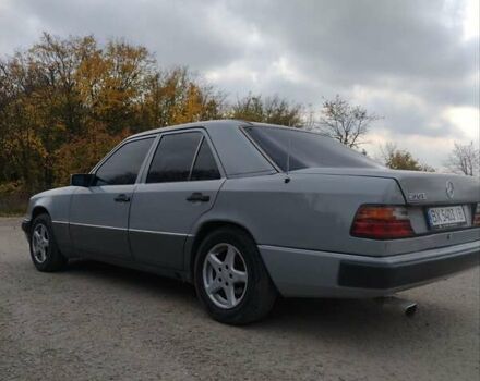 Мерседес Е-Класс 1991 в Каменце-Подольском на Automoto.ua Серый Мерседес Е-Класс, объемом двигателя 2.3 л и пробегом 290 тыс. км за 2750 $, фото 5 на Automoto.ua