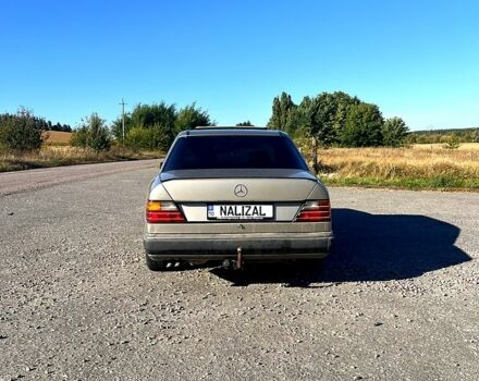 Мерседес Е-Класс 1991 в Рокитном на Automoto.ua Серый Мерседес Е-Класс, объемом двигателя 2.6 л и пробегом 0 тыс. км за 2200 $, фото 1 на Automoto.ua